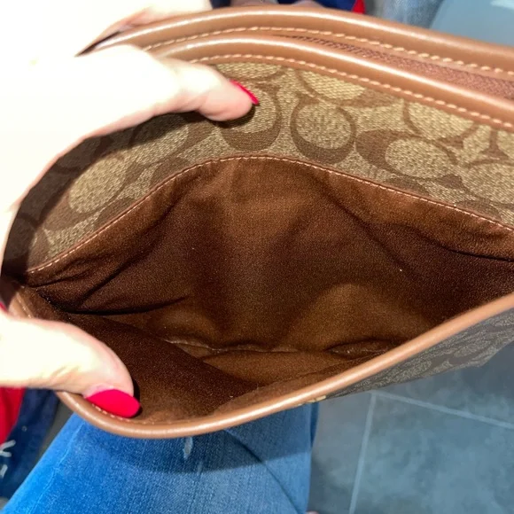 Coach crossbody purse - Picture 4 of 10